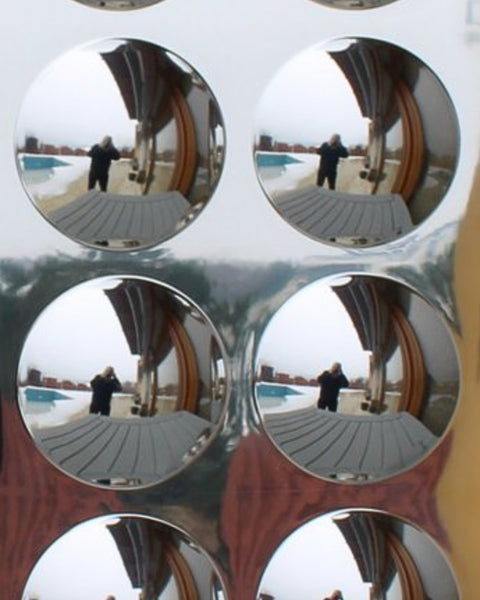 Espejo escultural “Bubble Mirror” 3D – Plexiglas cromado - GABRIEL BRISAN | AVA DESIGN