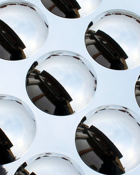 Espejo escultural “Bubble Mirror” 3D – Plexiglas cromado - GABRIEL BRISAN | AVA DESIGN