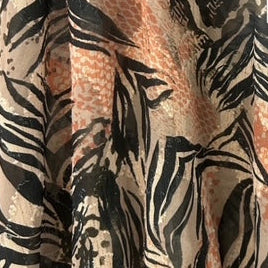 Detalle de la blusa IRO Paris estampado jungle talla L 40