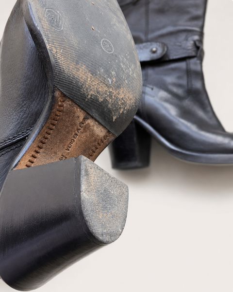 Botas Altas con Hebillas Doradas - BARBARA BUI