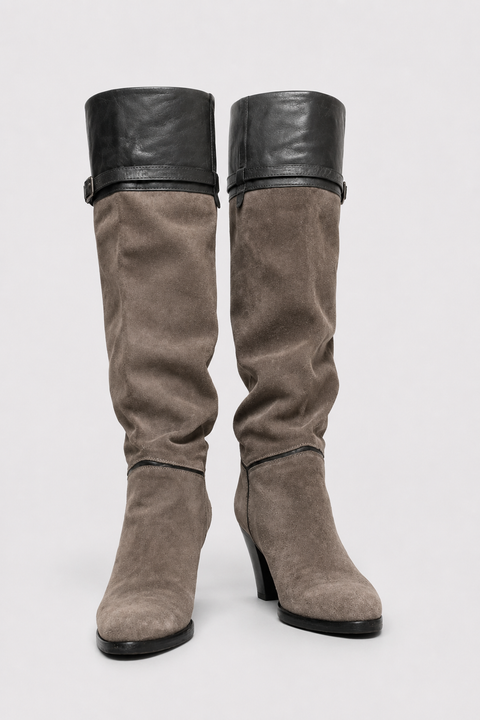 Vista frontal de botas altas de ante Barbara Bui.