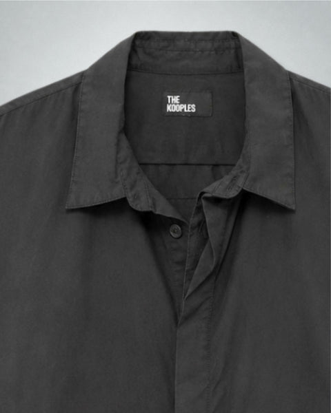 Primer plano camisa The Kooples Homme negra | Talla XL