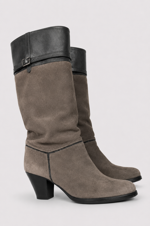 Nueva vista de lado de botas altas de ante Barbara Bui