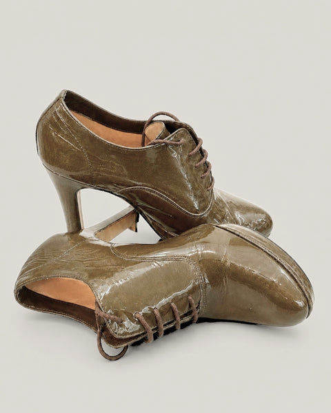 Tacones altos en cuero charol con cordones - REPETTO