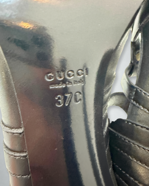 Detalle de la suela de las sandalias Gucci talla 37C