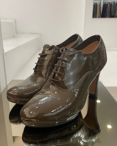 Tacones altos en cuero charol con cordones - REPETTO