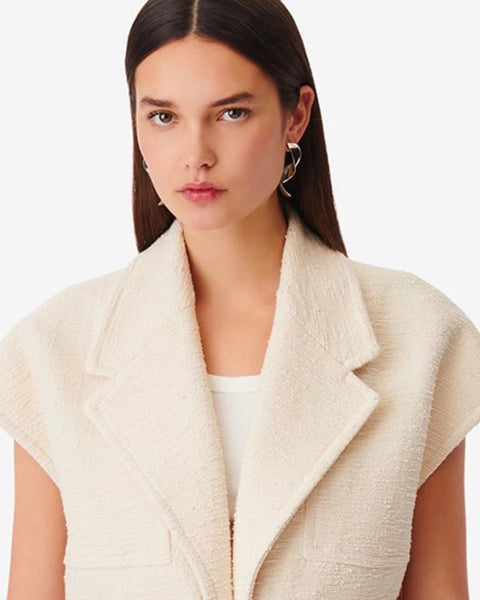 Chaleco IRO Paris modelo Rena en tejido bouclé crudo