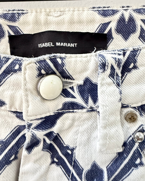 Detalle del botón efecto nácar de los jeans ISABEL MARANT